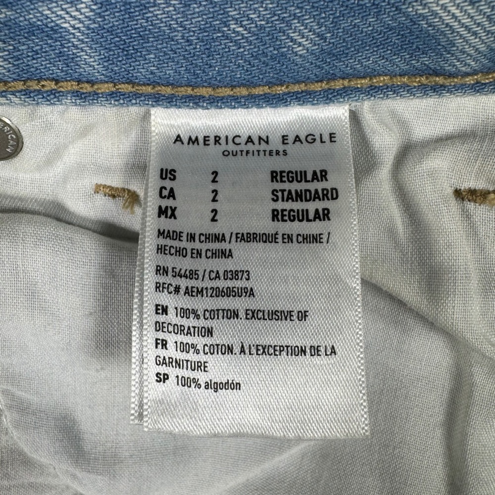 American Eagle High Rise Mom Jeans Relaxed Fit Light Wash Denim 90s Blue Women 2 - Picture 2 of 16